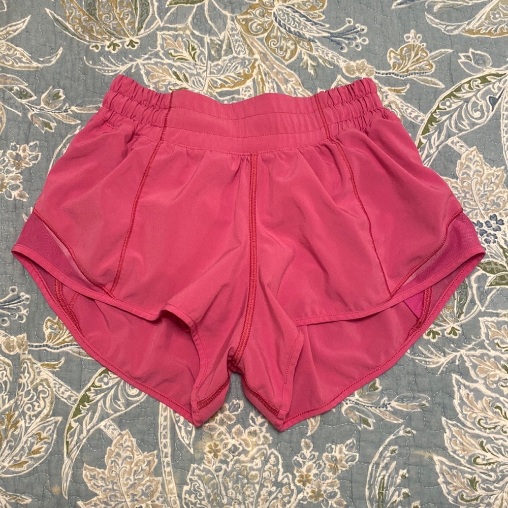 Lululemon Sonic Pink Hotty Hots, 2.5 inseam, Size 2, Low-Rise